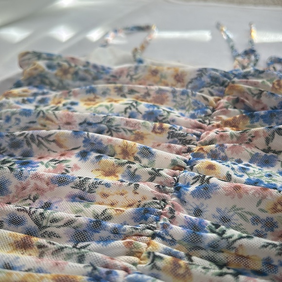 Just Polly New York Spring Flower Tank - Picture 2 of 3